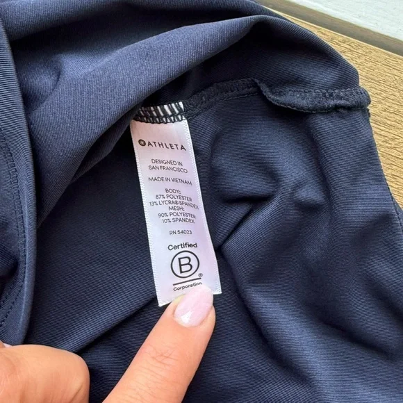 Athleta Women's Navy Collared Polo Activewear Tank Size M - Picture 5 of 6